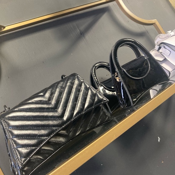 All purses are name brand for forever 21 - Picture 3 of 5